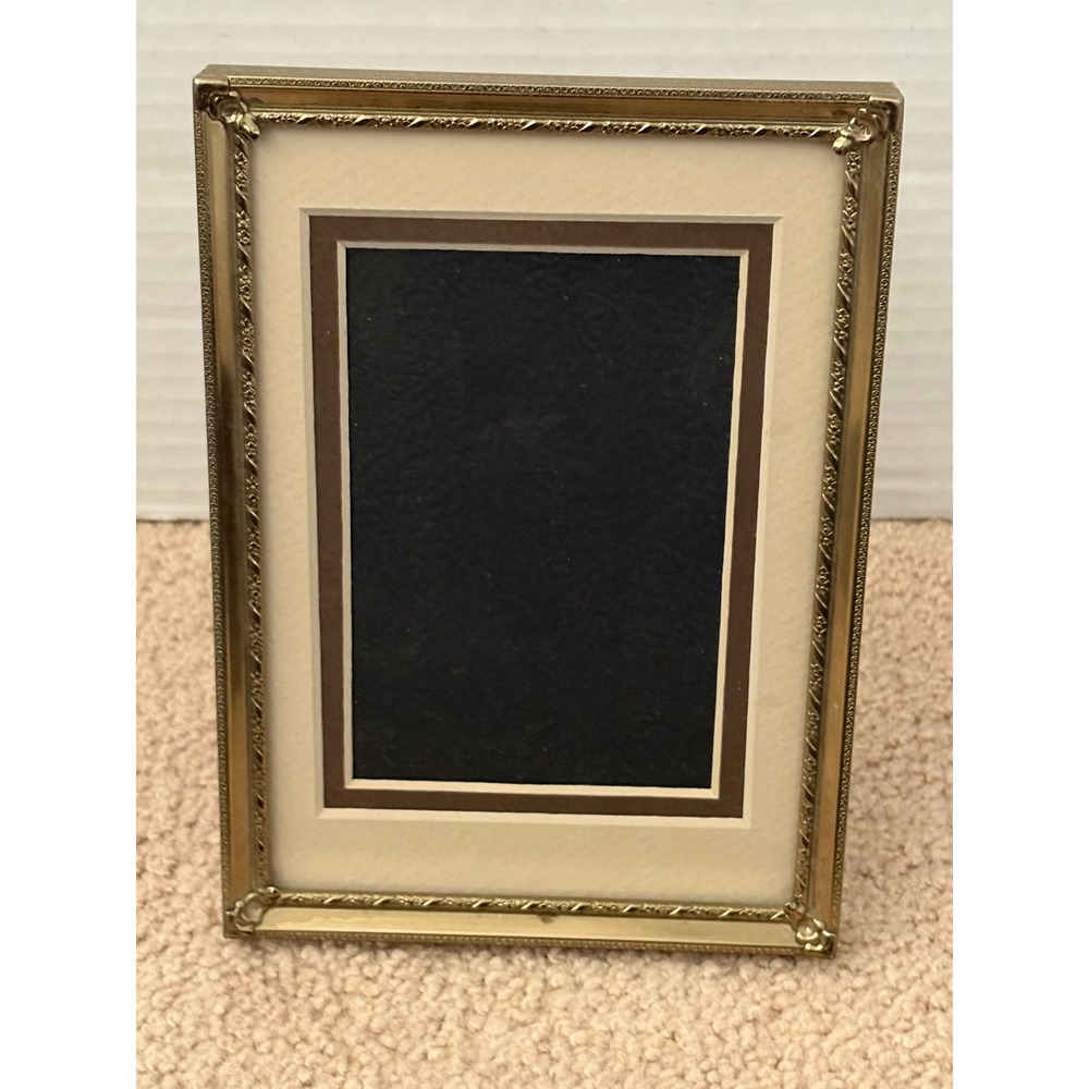 Vintage Gold Metal Matted Picture Frame 5x7 Embossed Floral Detail Tabletop